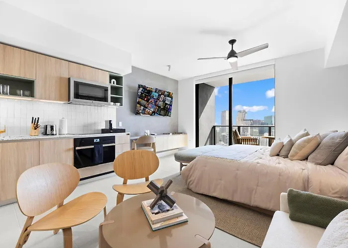 On 47Th Floor! Apartment With Top Amenities